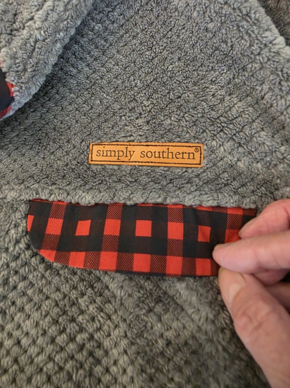 Simply Southern Women’s XXL Gray Sherpa Fleece Buffalo Plaid Snap Pullover - Picture 9 of 14